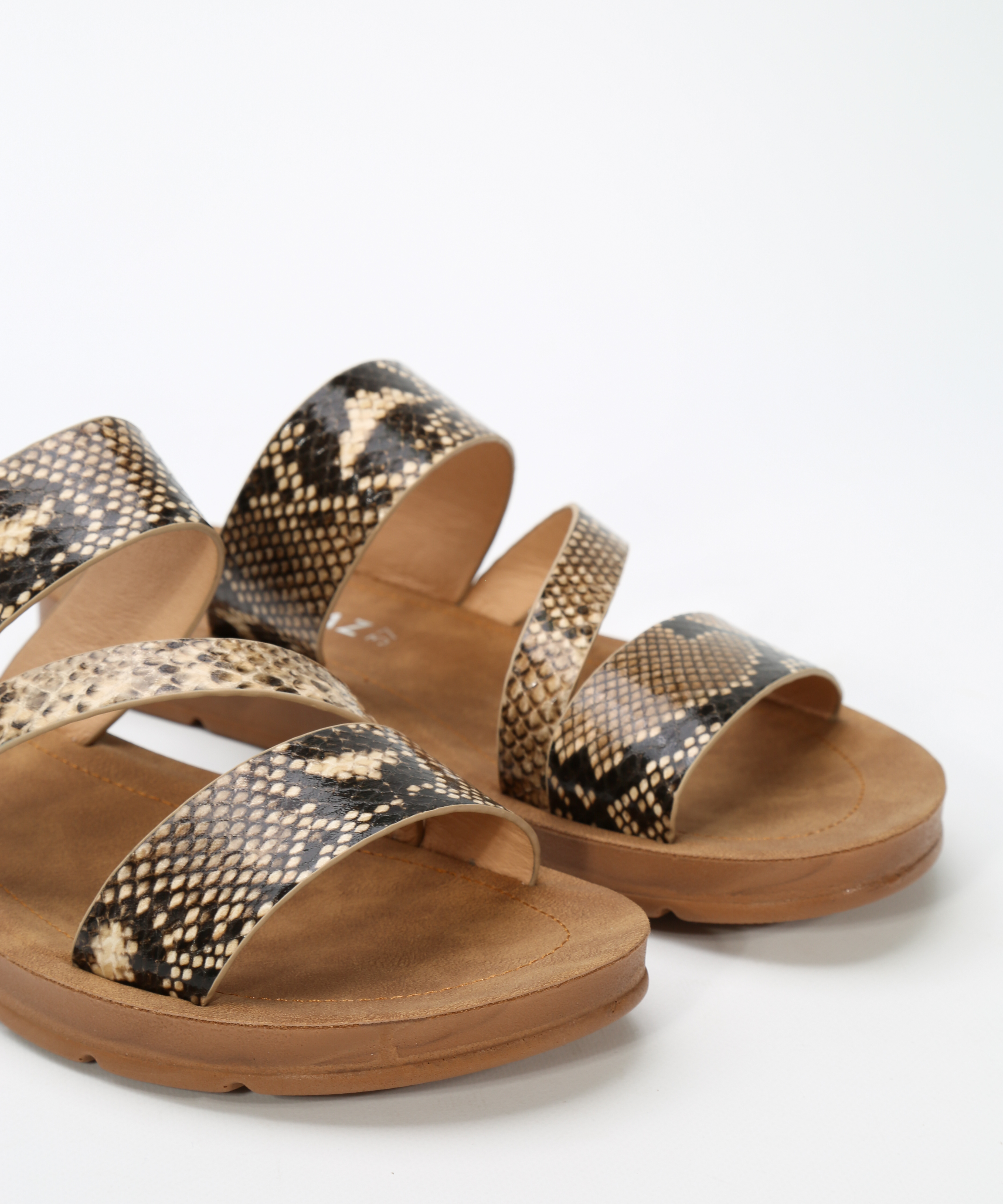 Sandalias planas tiras animal print image number null